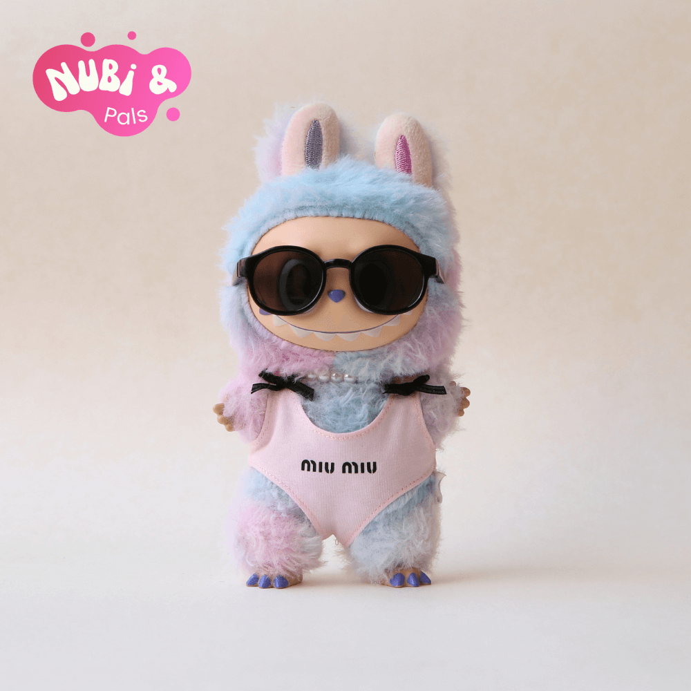MIUMIU Coastal Chic Set – 3-Piece Swim Look with Swimsuit, Necklace & Shades